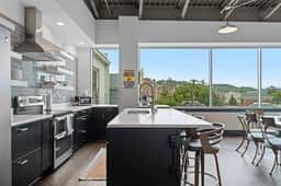Bourbon Trail Urban Loft/  5 BDR/7 beds/Downtown