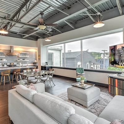 Bourbon Trail Urban Loft/  5 BDR/7 beds/Downtown