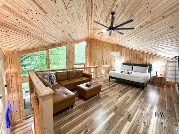 Hot Tub-EV Charger-Firepit-10 Minutes From Slade! - Holiday Home