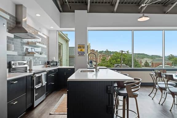 Bourbon Trail Urban Loft/  5 BDR/7 beds/Downtown