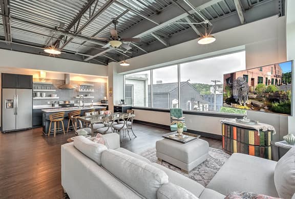 Bourbon Trail Urban Loft/  5 BDR/7 beds/Downtown